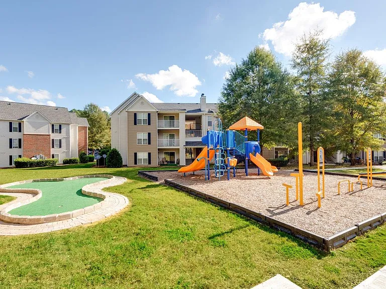 Forest Oaks Apartment Homes — Photo 14