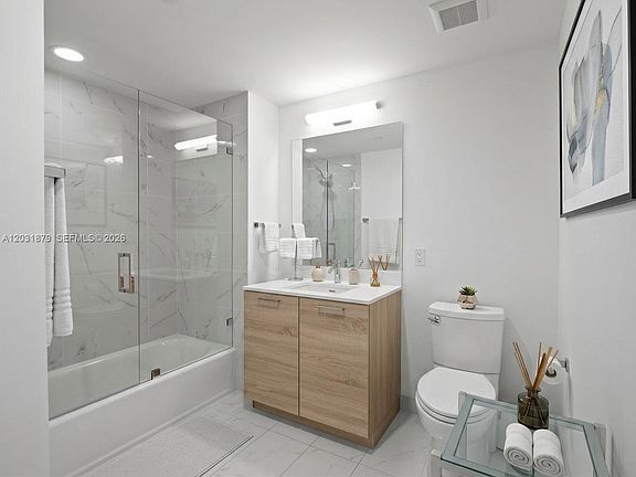 5th image of 16385 Biscayne Blvd Unit 1615