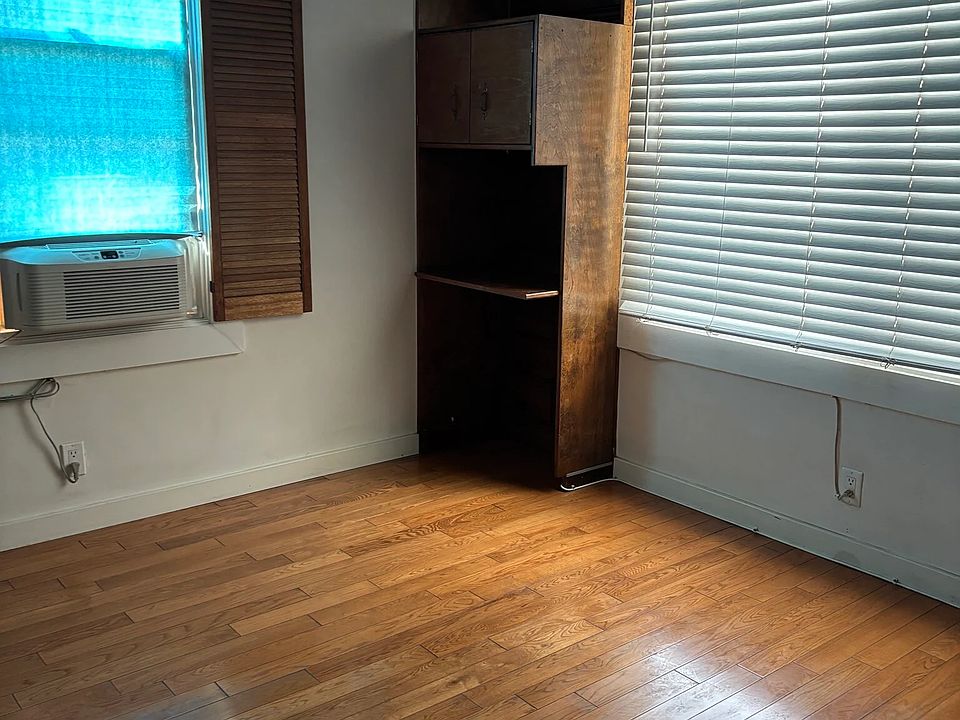 1st image of 1127 S Rimpau Blvd