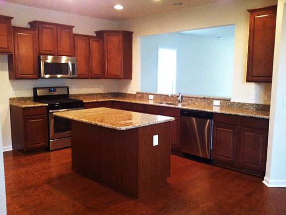 2nd image of 322 Palisade Dr #894-lot 894
