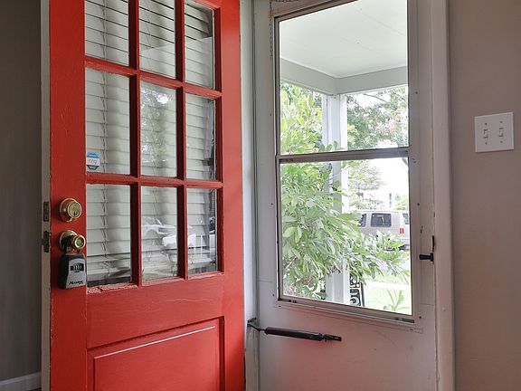 3rd image of 2725 Allegheny Ave