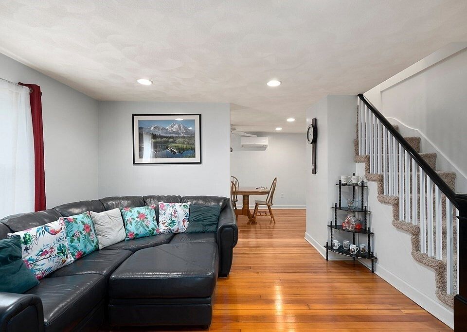 1st image of 102 Orange St