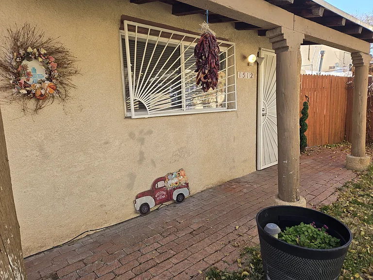 1512 Fruit Ave NW — Photo 3