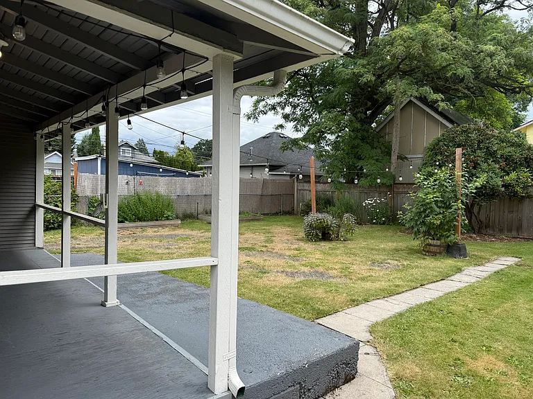 524 NE 2nd Ave — Photo 3