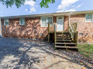 105 Foster Cir APT 10, Greer, SC 29651