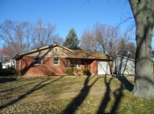1360 Algonquin Dr, Elgin, IL 60120