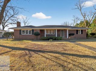 111 E Banks St, Glennville, GA 30427