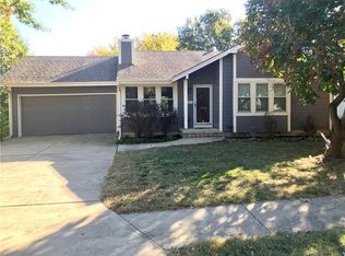 2017 Place Liberte Dr, Liberty, MO 64068