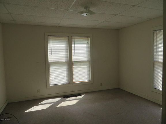 5th image of 716 McCourtie St #2