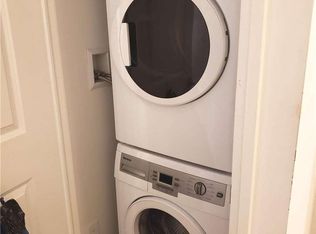 8 Mercer St #1710, Toronto, ON M5V0C4