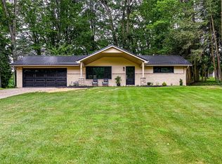 5 Bel Aire Dr, Delmont, PA