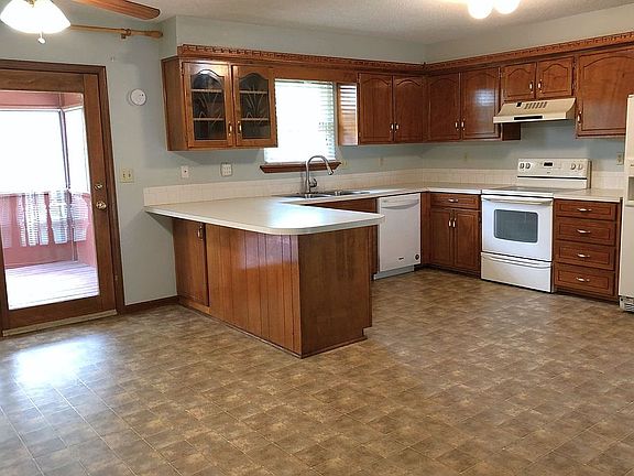 5th image of 3500 Tudor Dr