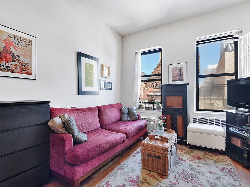 1st image of 207 E 15th St #5A