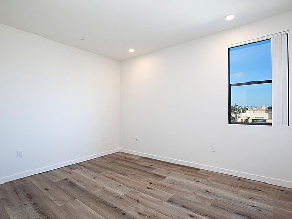 5th image of 4136 30th St #406