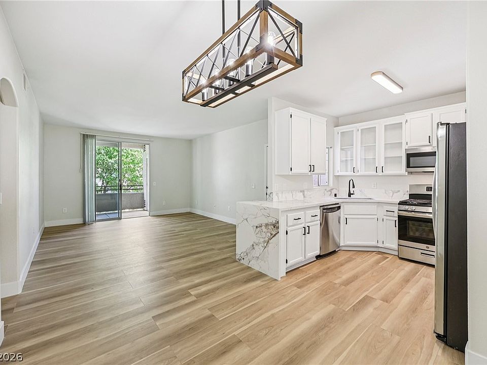 1st image of 75 N Valle Verde Dr APT 823