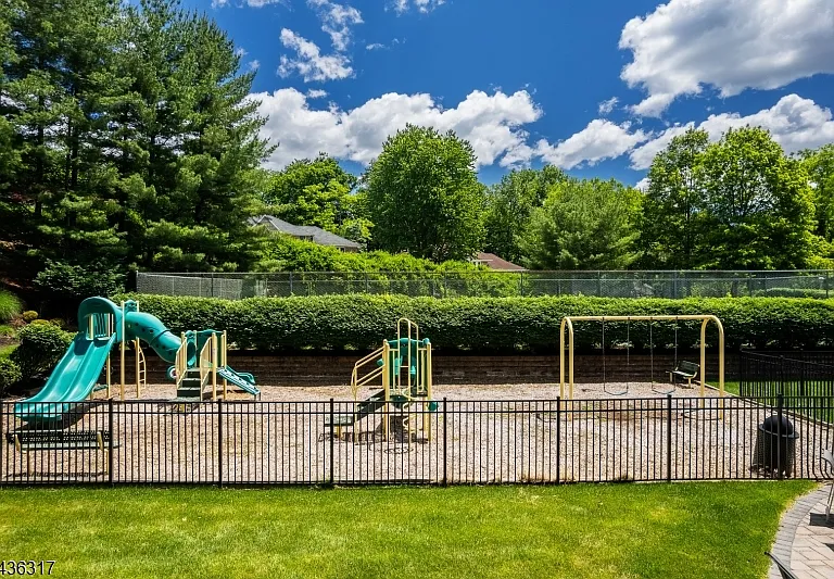 21 Edgefield Dr — Photo 30