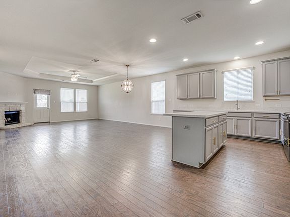 4th image of 2014 Avondown Rd