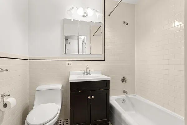 Rented by Sotheby's International Realty | media 10