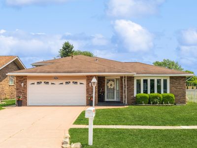 10927 S Circle Dr, Palos Hills, IL, 60465
