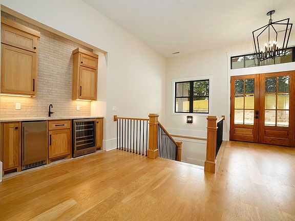 5th image of 281 Red Cedar Dr