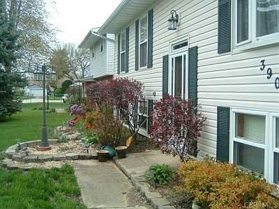 2nd image of 390 Westport Dr