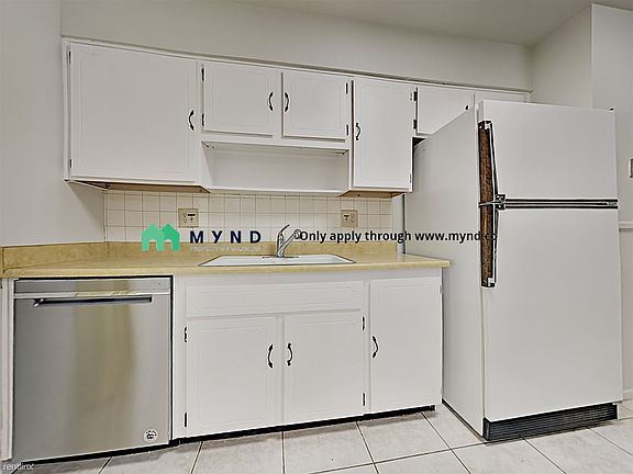 5th image of 18626 N Welk Dr #1