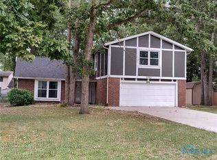 1963 Sherwood Dr, Defiance, OH 43512