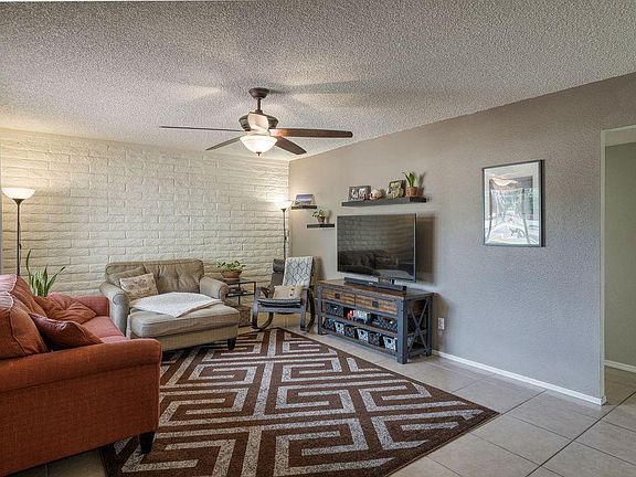 2nd image of 2532 E La Jolla Dr