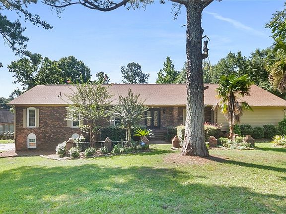 2nd image of 5925 Woodland Forrest Dr