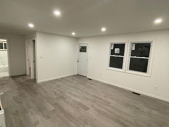 4th image of 38 Gray Ave