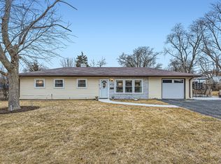 435 Hazelwood Ln, Glenview, IL 60025