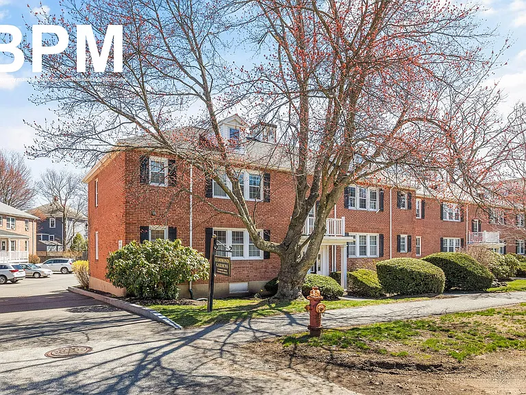 9 Hammond Pond Pkwy #2 — Photo 8