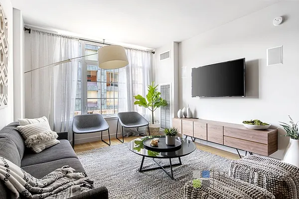 Rented by Halcyon Management Group LLC | media 32