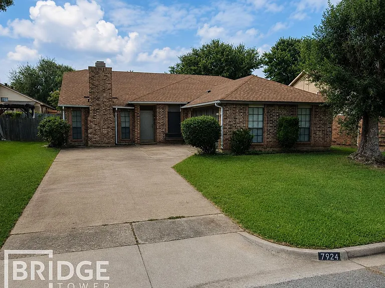 7924 Eastwind Dr — Photo 1