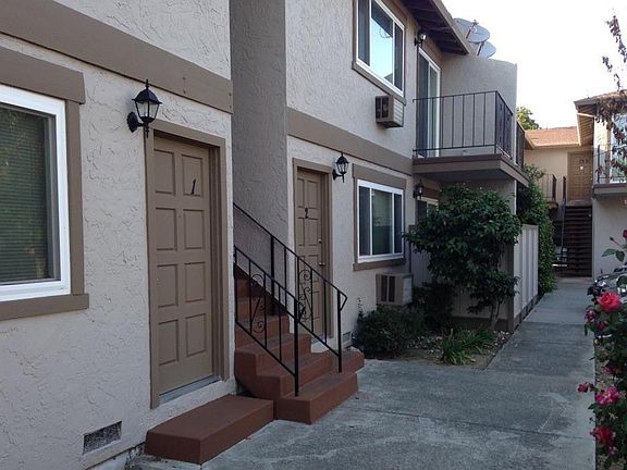 2nd image of 1595 Brookvale Dr APT 7