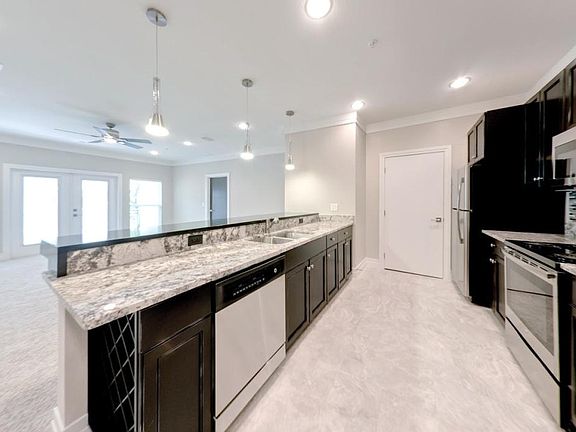 4th image of 719 SW 5th Ave APT 313