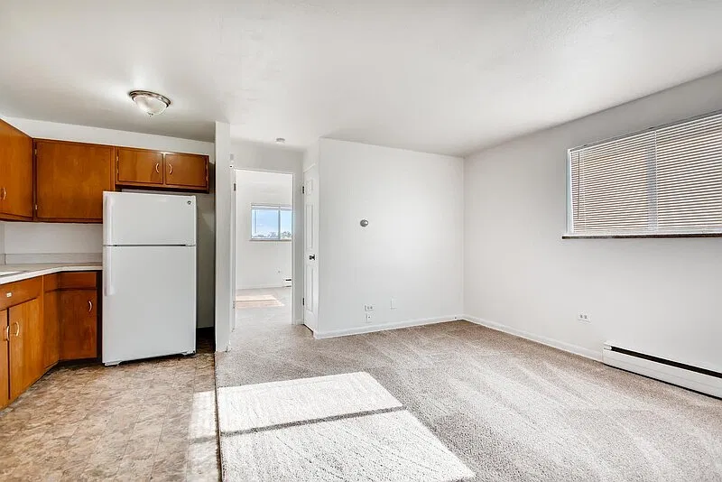 1 bed, 1.0 bath, 600 sqft, $995 — Photo 3