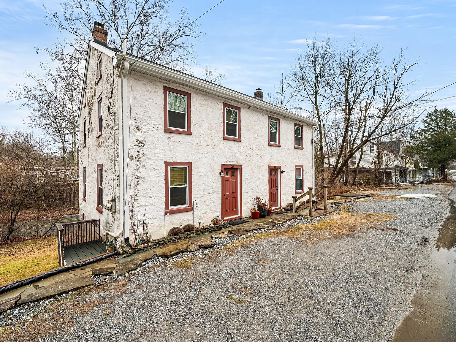 3 bed, 1064 sqft, $2,100 — Photo 3