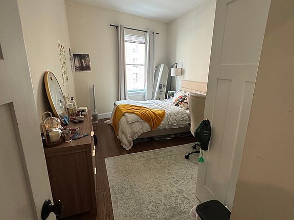 4th image of 491 Commonwealth Ave