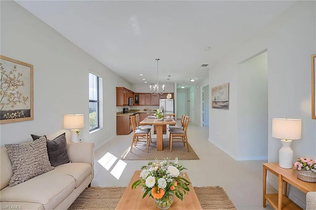 2 bed, 2.0 bath, 1366 sqft, $2,000 — Photo 4