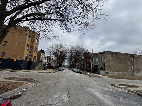 4th image of 3900 W Fillmore St