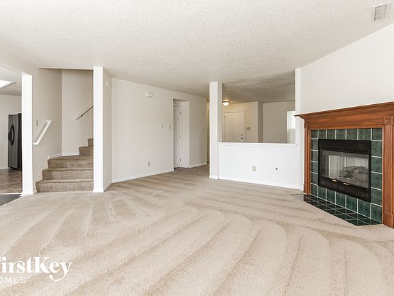 2nd image of 2254 Edgewater Cir