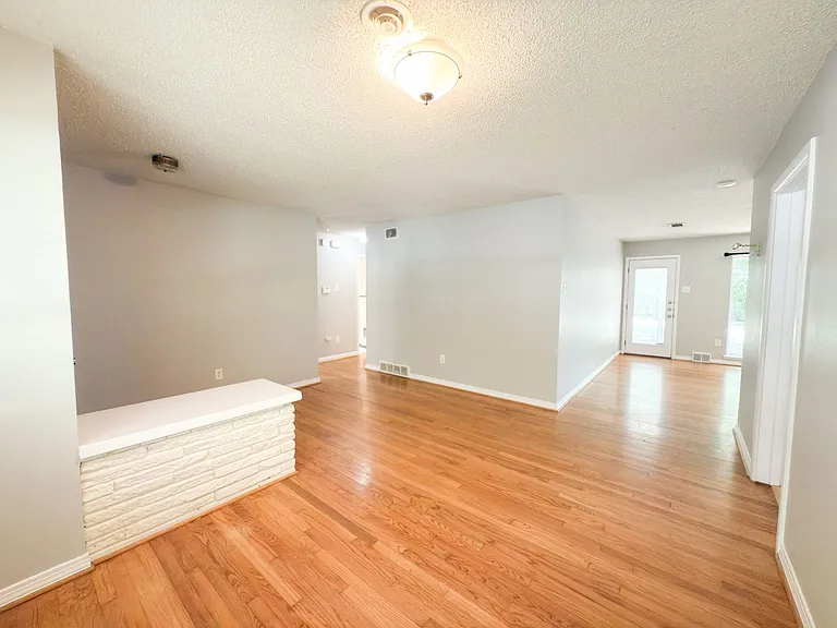 10457 Solta Dr — Photo 6