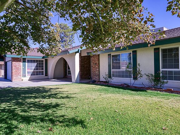 3rd image of 547 Kevin Ct