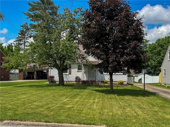 637 Edison St, Struthers, OH 44471