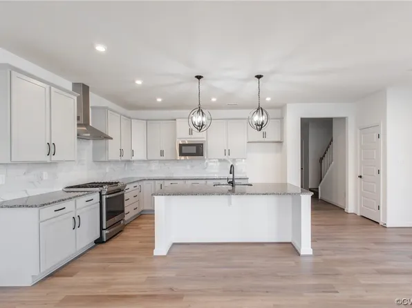 18616 Palisades Rdg, Moseley, VA 23120
