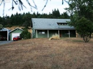 868 Oakwood Dr, Oakland, OR 97462