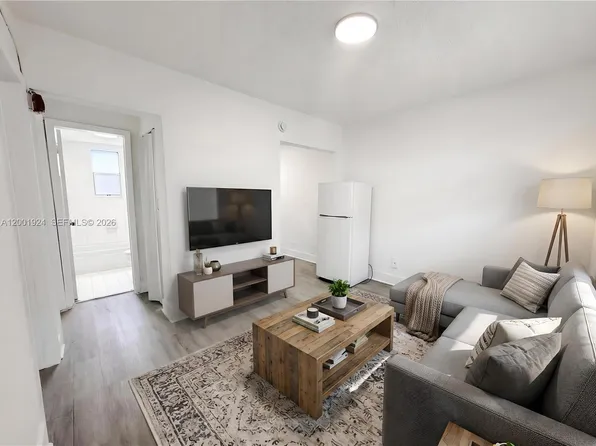 220 NW 11th Ter, Miami, FL
