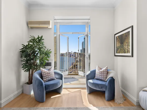 435 East 52nd Street image 12 of 17