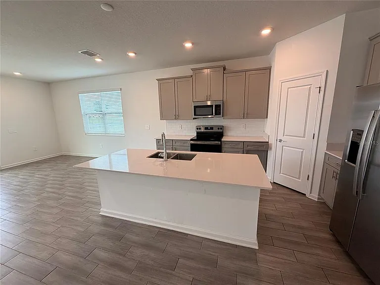 6367 Lakepine St — Photo 7